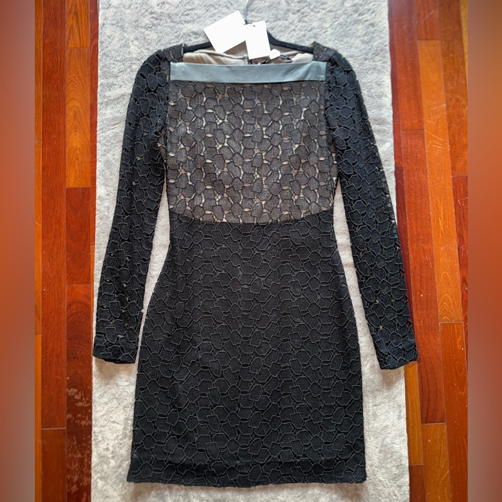 Diane von Furstenberg New Sarita Pebble Lace Long Sleeve Mini Dress, Size 2, NWT